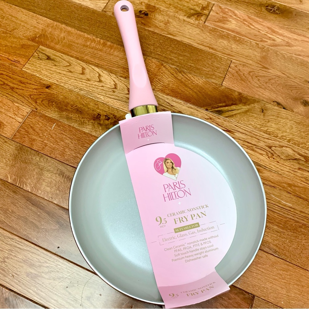 New Paris Hilton “Thats Hot” 9.5 Inch Pink Ceramic Nonstick Fry Pan